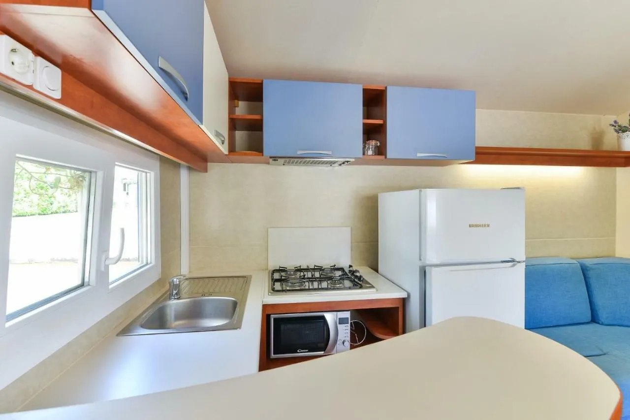 Mobile House 5 Laguna トゥラニ クロアチア